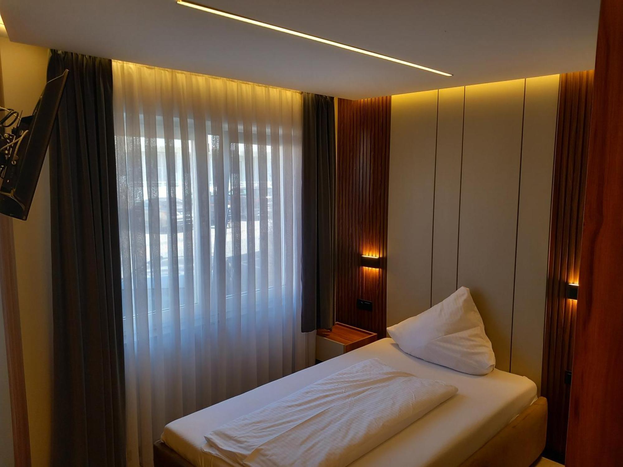 Hotel Hafez Bad Salzuflen Ngoại thất bức ảnh