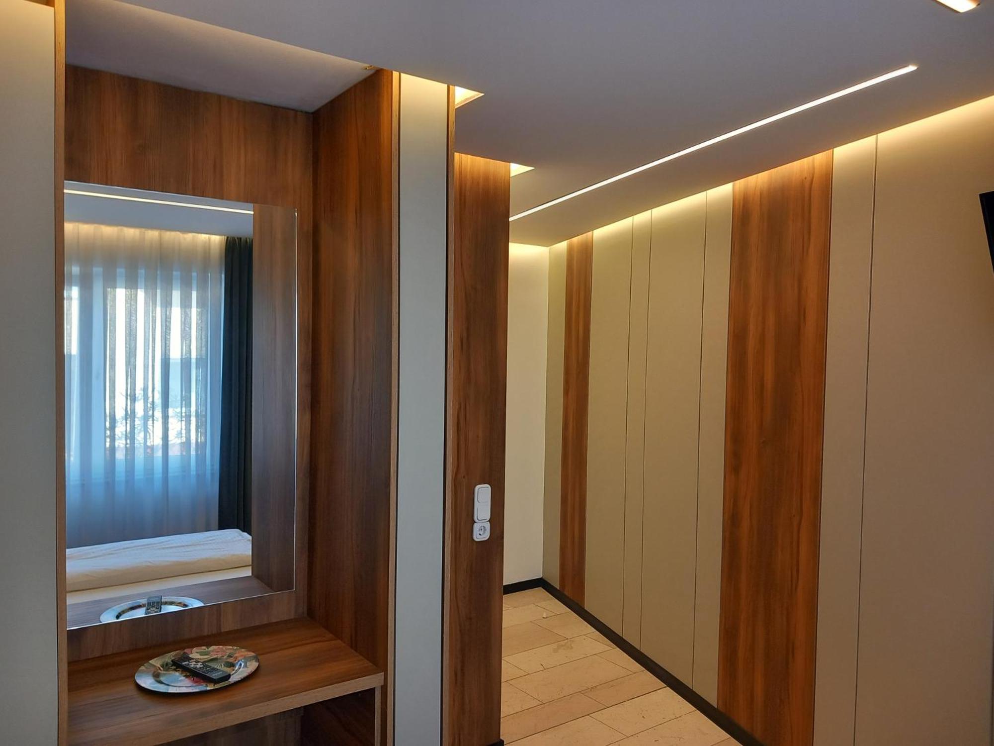 Hotel Hafez Bad Salzuflen Ngoại thất bức ảnh